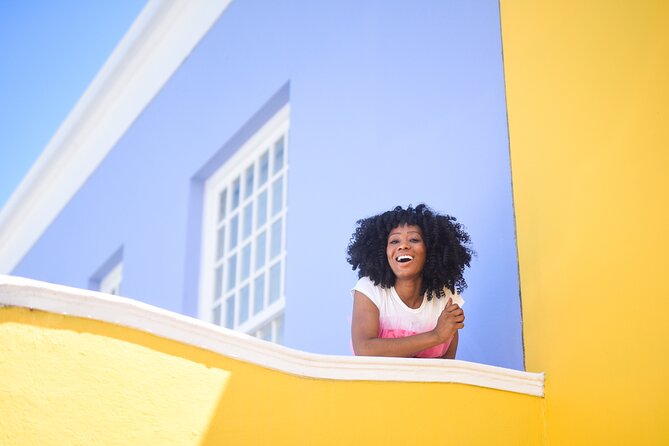 1 Hour Cape Town Bo Kaap Photoshoot Experience - Walking Bo-Kaap with a camera ready