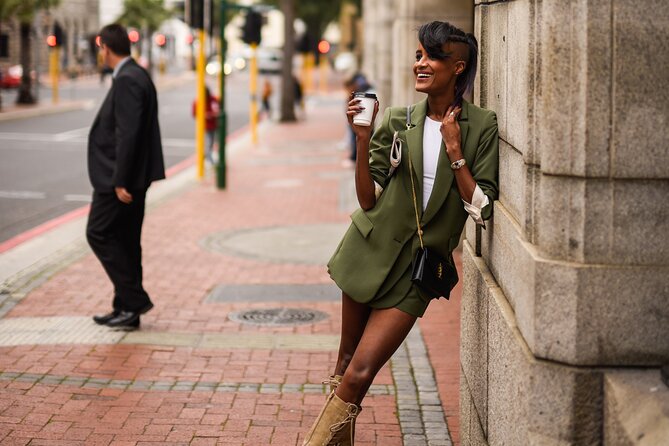 1 Hour Cape Town City Center Photoshoot Experience - Getting natural poses instead of stiff portraits