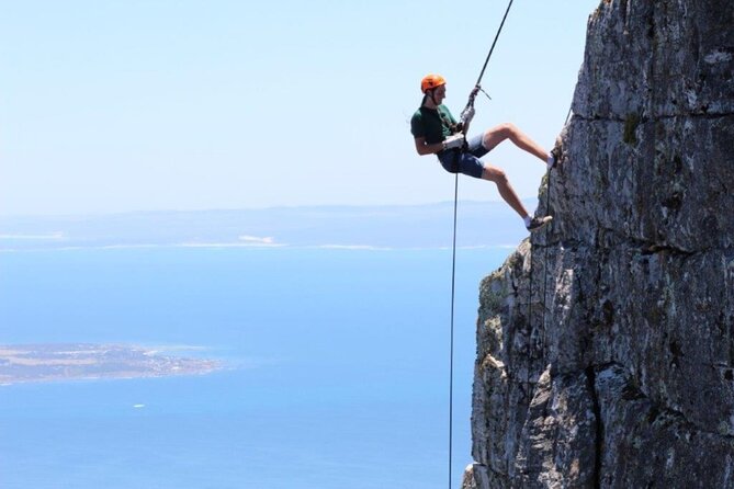 1-Hour Experience Table Mountain Abseiling - The first 40 to 50 meters feel vertical