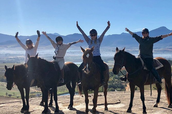 1h – Horse Trail - Mountain views without a hard ride