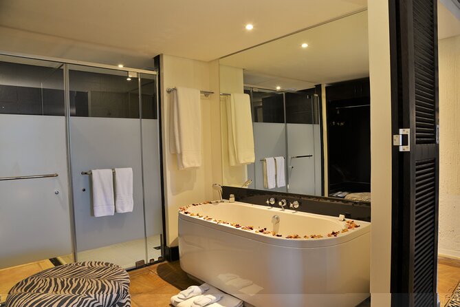 2 Day 4 Star Pilanesberg Safari - Leaving Johannesburg at 5:30 am