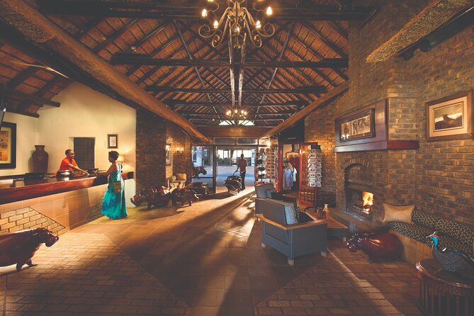 2 Day 4 Star Pilanesberg Safari - The 3-hour sunrise drive on day two