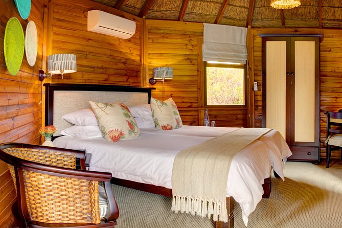2 Day Safari Experience from Cape Town - Chalets, lodge rooms, and a night under clear skies