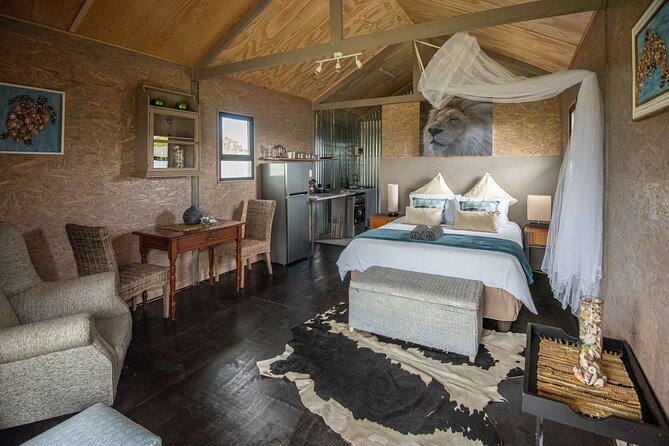 2 Night Tenikwa Experience - What Nighttime Sounds Like at a Lion Cabin