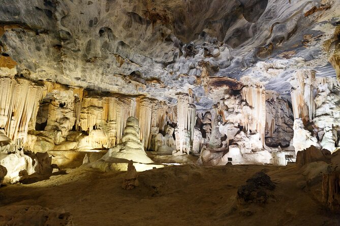 3 Days 2 Nights Garden Route Private Tour from Cape Town - Cango Caves starts the final morning underground