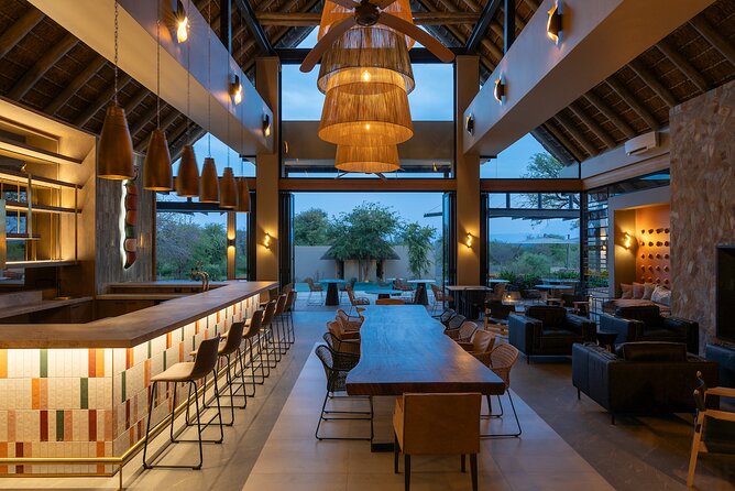 3 Days Radisson Kruger Safari Tour from Johannesburg - The Radisson in Hoedspruit: comfort between game drives