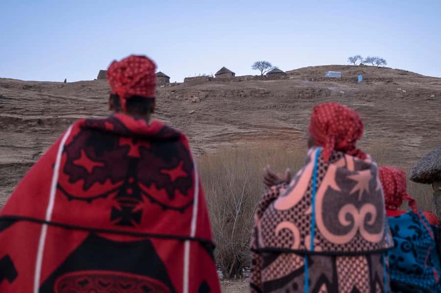 4x4 into Lesotho From Underberg - Horse Ride / Village Life - Lunch in the Lesotho Highlands