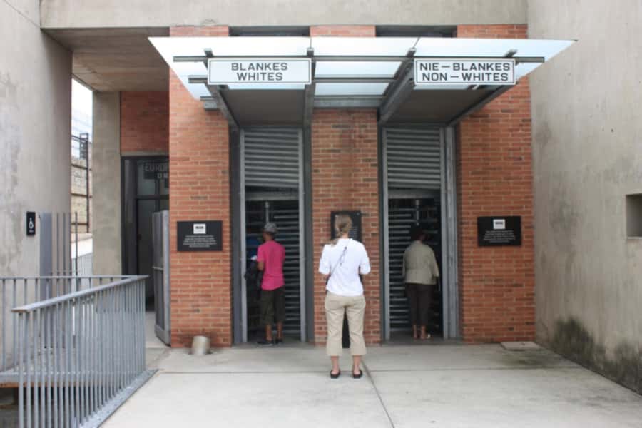 Apartheid Museum & Soweto Tour with Hotel Pickup - What the day feels like in practice