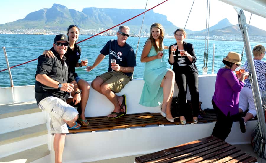 Cape Town: 1-Hour Pre-Sunset Champagne Cruise - Leaving the V&A Harbour before sunset