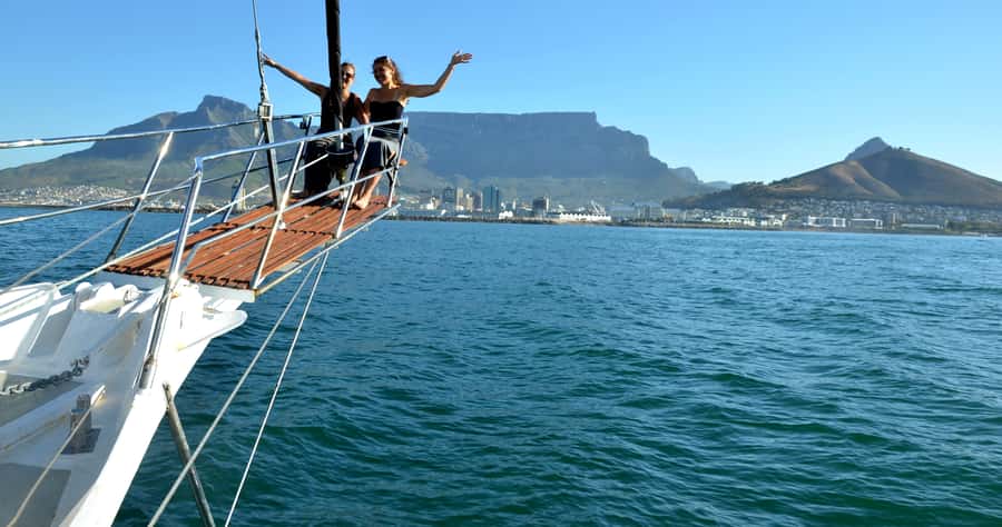 Cape Town: 1-Hour Pre-Sunset Champagne Cruise - Table Mountain, city views, and the golden hour