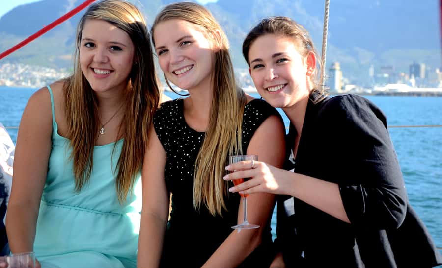 Cape Town: 1-Hour Pre-Sunset Champagne Cruise - Who will enjoy this one-hour cruise