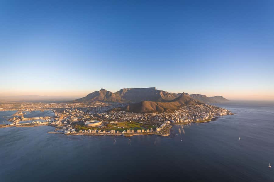 Cape Town: 20-Minute Helicopter Flight and Free Harbour Tour - What the shared helicopter setup means