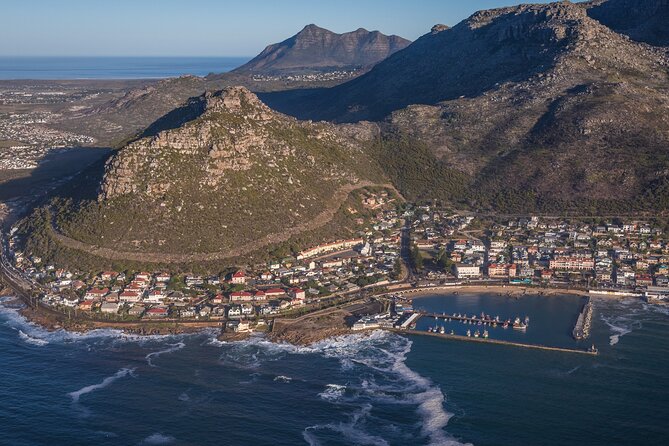 Cape Town: 25min Helicopter Flight with Complimentary Boat Cruise - Returning past Constantia Valley