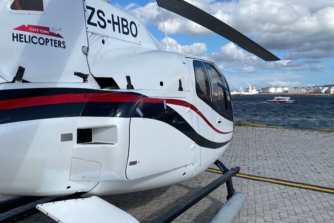 Cape Town: 25min Helicopter Flight with Complimentary Boat Cruise - What the pilot adds to the flight