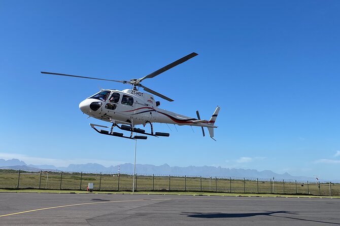 Cape Town: 25min Helicopter Flight with Complimentary Boat Cruise - Weather can change the route