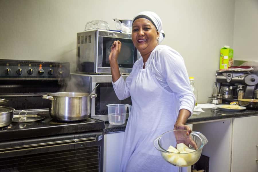Cape Town: Bo-Kapp Walking Tour and Malay Cooking Class - Why Bo-Kaap is more than a row of colorful houses