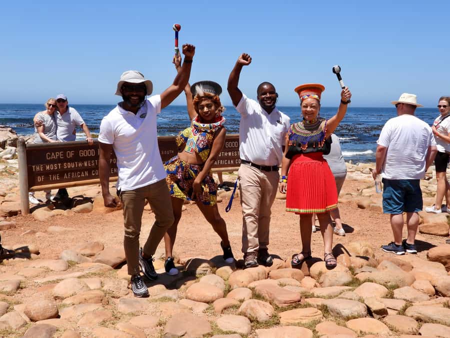 Cape Town: Cape of Good Hope & Penguins Day Tour with Pickup - Lunch and a pause in Simon’s Town