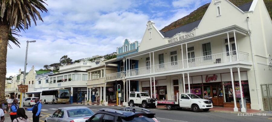 Cape Town: Cape of Good Hope, Seals and Penguins Day Tour - Muizenberg’s colorful beach huts