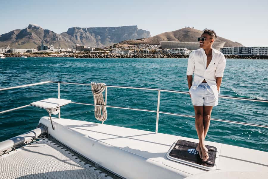 Cape Town: Coastal Cruise & 2-Course Lunch Combo - Cape Town views from the water