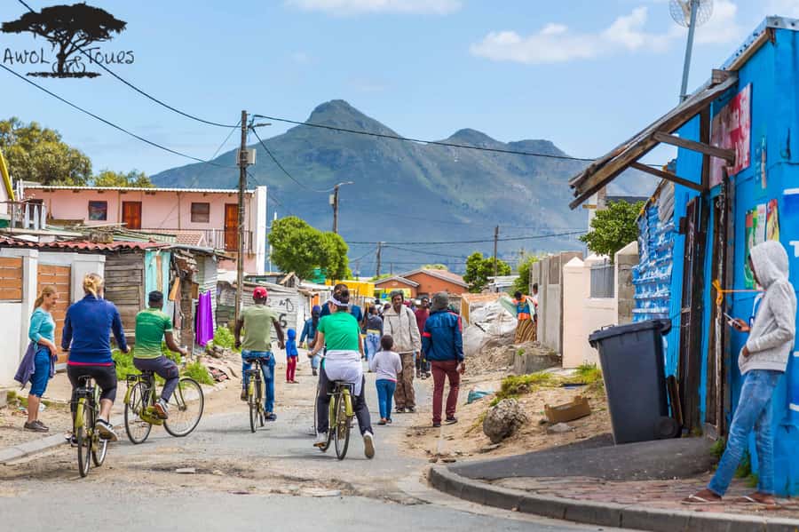 Cape Town: Cultural Cycling Tour - Riding with a guide who knows the community