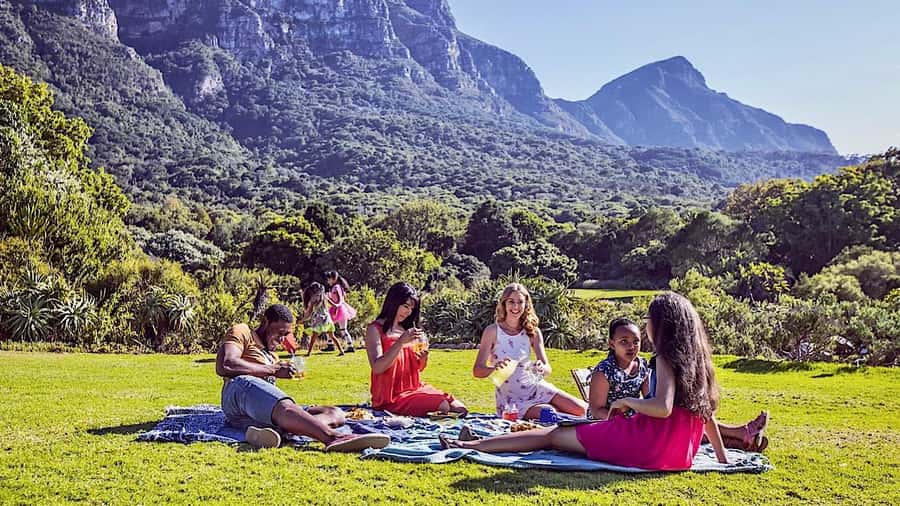 Cape Town: Full-Day Kirstenbosch, Bo-Kaap, and Penguins Tour - A nine-hour route from City Hall to Cape Point