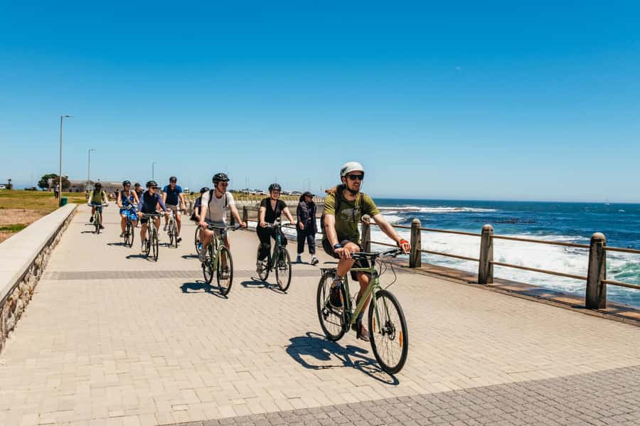 Cape Town: Guided Bike Tour - The Castle of Good Hope and Cape Town’s older center