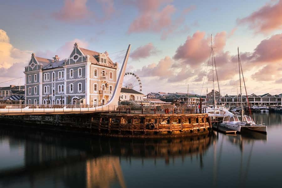Cape Town: Guided Half-Day City Tour with Table Mountain - Castle of Good Hope, Parliament, and City Hall