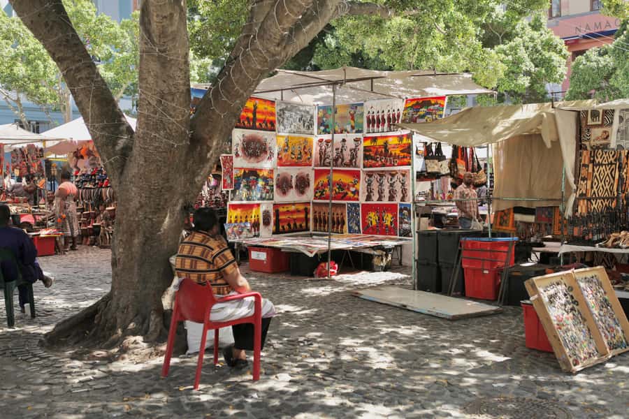 Cape Town: Guided Half-Day City Tour with Table Mountain - V&A Waterfront, Signal Hill, Camps Bay, and Clifton