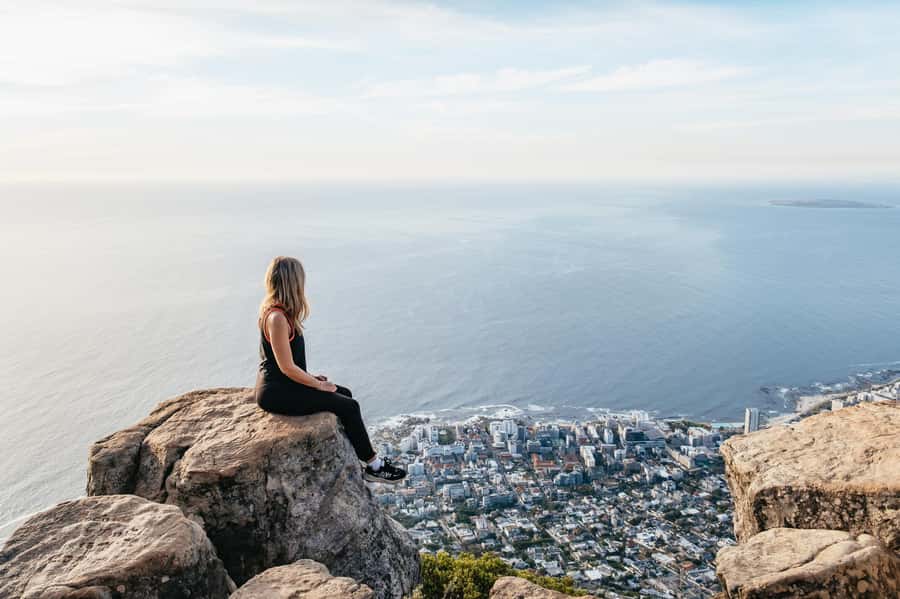 Cape Town: Guided Lion's Head Hike at Sunrise or Sunset - How the guides shape the experience