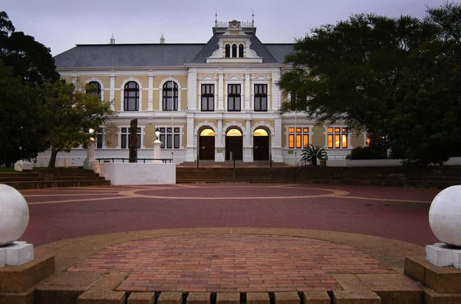 Cape Town: Half-Day Guided City Sightseeing Tour by Bus - Why this half-day tour works for a first look at Cape Town