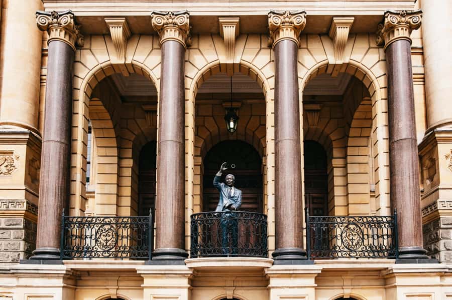 Cape Town: Half-Day Walking City Tour and African Lunch - What makes the guiding important