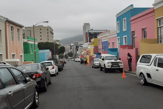 Cape Town Halfday City and Table Mountain Tour - Signal Hill gives you the classic mountain photograph