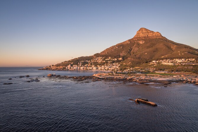 Cape Town Helicopter Tour: City Hopper - Signal Hill and the shape of Lion’s Head