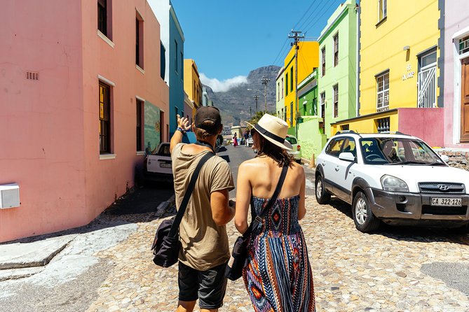 Cape Town Highlights & Hidden Gems Including Tickets and Snack - Bo-Kaap: color, culture, and a local bite