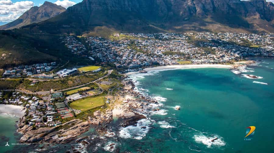 Cape Town: Hopper Helicopter Flight - Leaving the V&A Waterfront over Green Point
