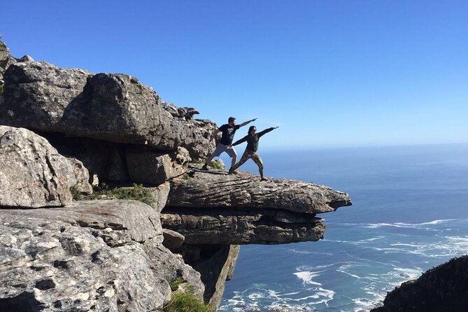 Cape Town: Kasteelspoort Hike on Table Mountain - The famous photo stop at Diving Board Rock
