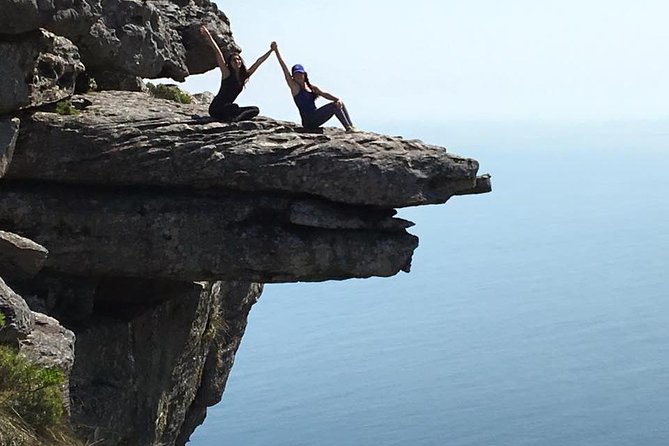 Cape Town: Kasteelspoort Hike on Table Mountain - Starting in Camps Bay and climbing toward the Twelve Apostles