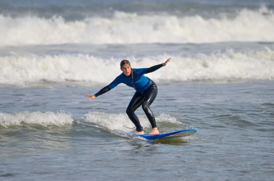Cape Town:Learn to surf with the best view of Table Mountain - Starting at Eden on the Bay in Big Bay