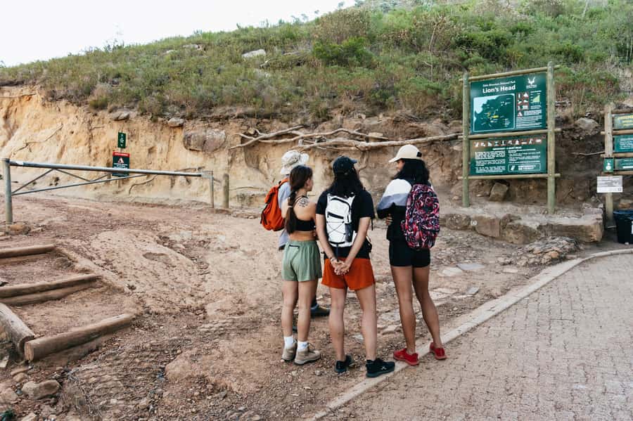 Cape Town: Lion's Head Guided Hike at Sunset - Practical ways to make the evening better