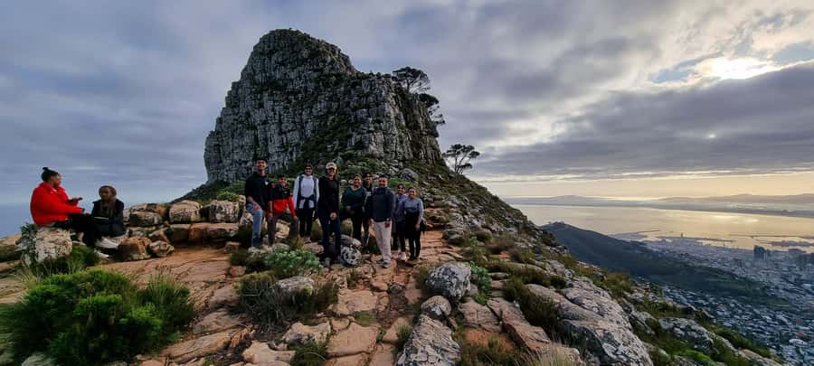 Cape Town: Lion's Head Sunrise or Sunset Guided Hike - The first climb and changing views