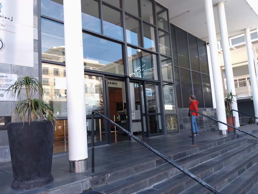 Cape Town: Robben Island Ferry and Guided Tour - Key points to know before booking