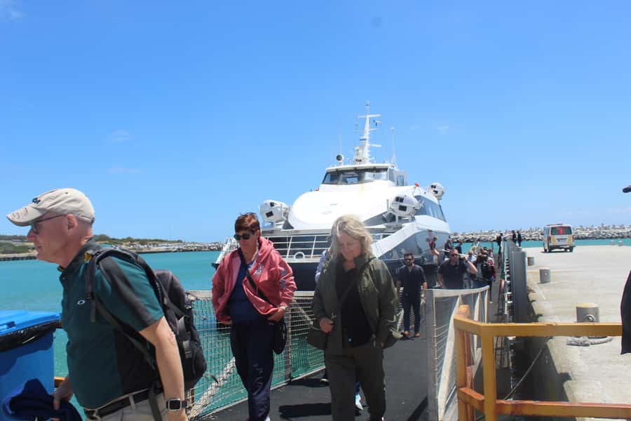 Cape Town: Robben Island ferry ticket with guided tour - The 30-minute ferry ride across Table Bay