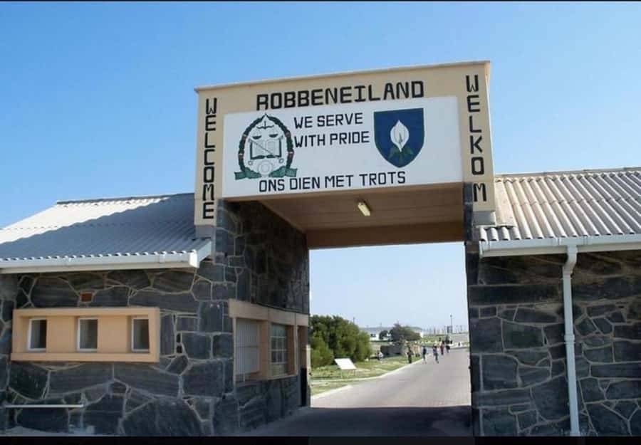 Cape Town: Robben Island Tour Tickets and V&A Waterfront - What to expect from the guide experience