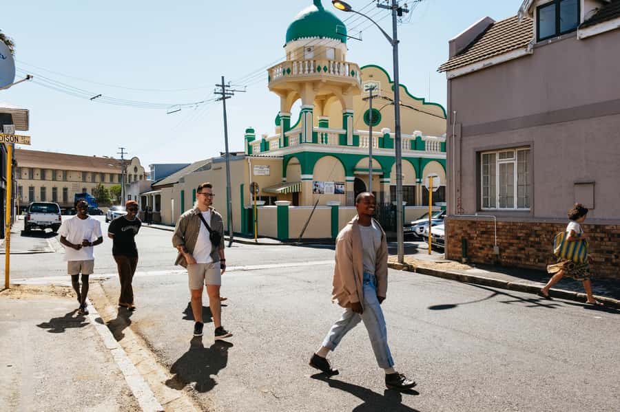 Cape Town: Street Art Walking Tour in Woodstock - What the guides add to the experience
