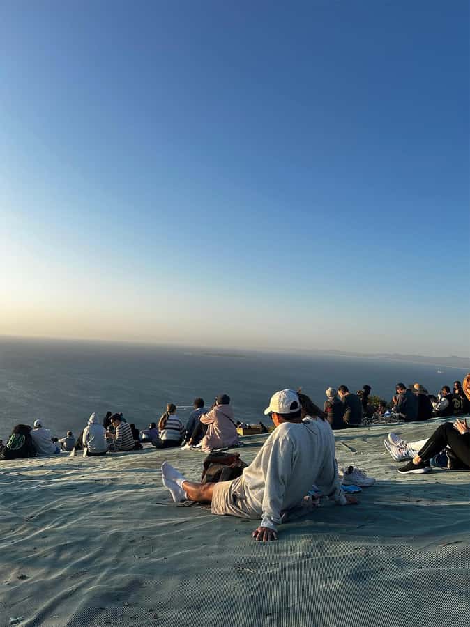 Cape Town: Sunset Bus Tour with Picnic on Signal Hill - Starting at the V&A Waterfront
