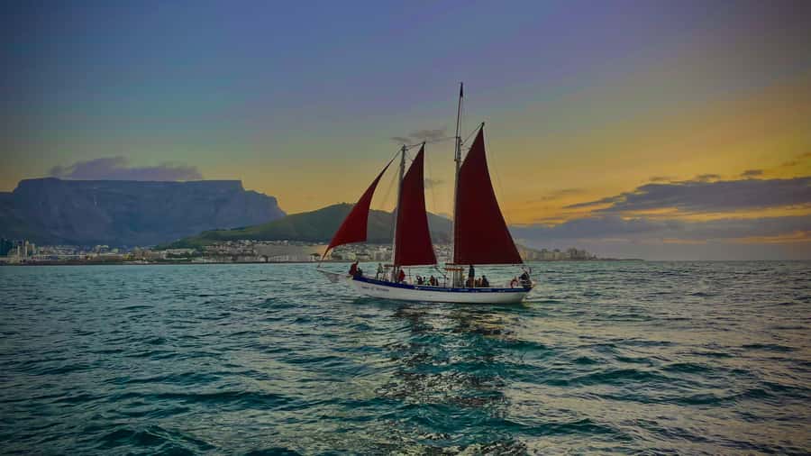 Cape Town: Sunset Cruise from V&A Waterfront with Bubbly - Setting sail from the V&A Waterfront