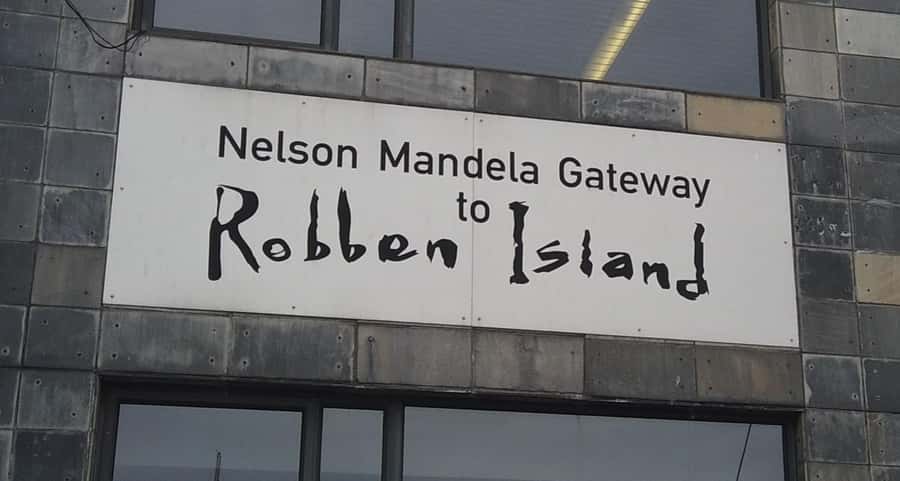 Cape Town: Table Mountain and Robben Island Tour - Early pickup and a smart first look at Table Mountain