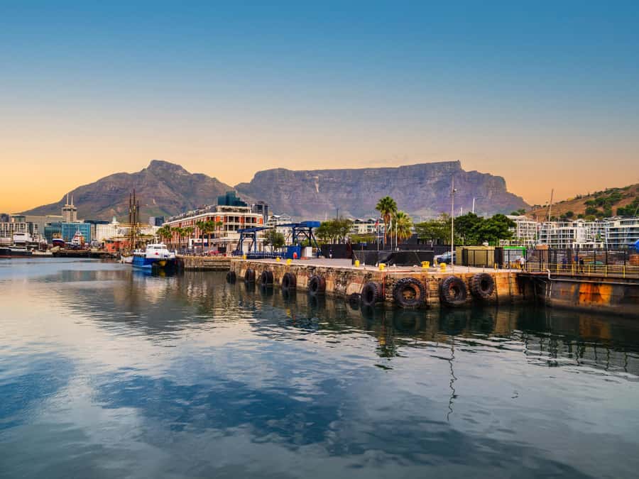 Cape Town Tour: Table Mountain, Penguins & Cape Point+Pickup - Chapman’s Peak Drive: cliffs, sea, and a memorable road