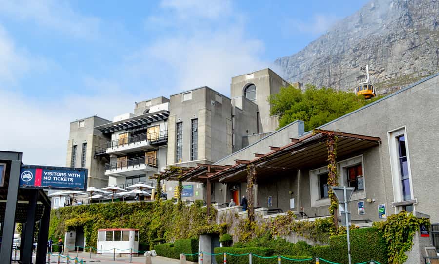 Cape Town Uncovered : Half-Day City Tour and Table Mountain - Bo-Kaap, where color carries meaning