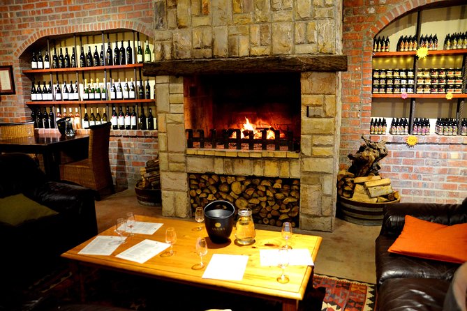Cape Winelands group tour - Stellenbosch: oak-lined streets and your lunch break